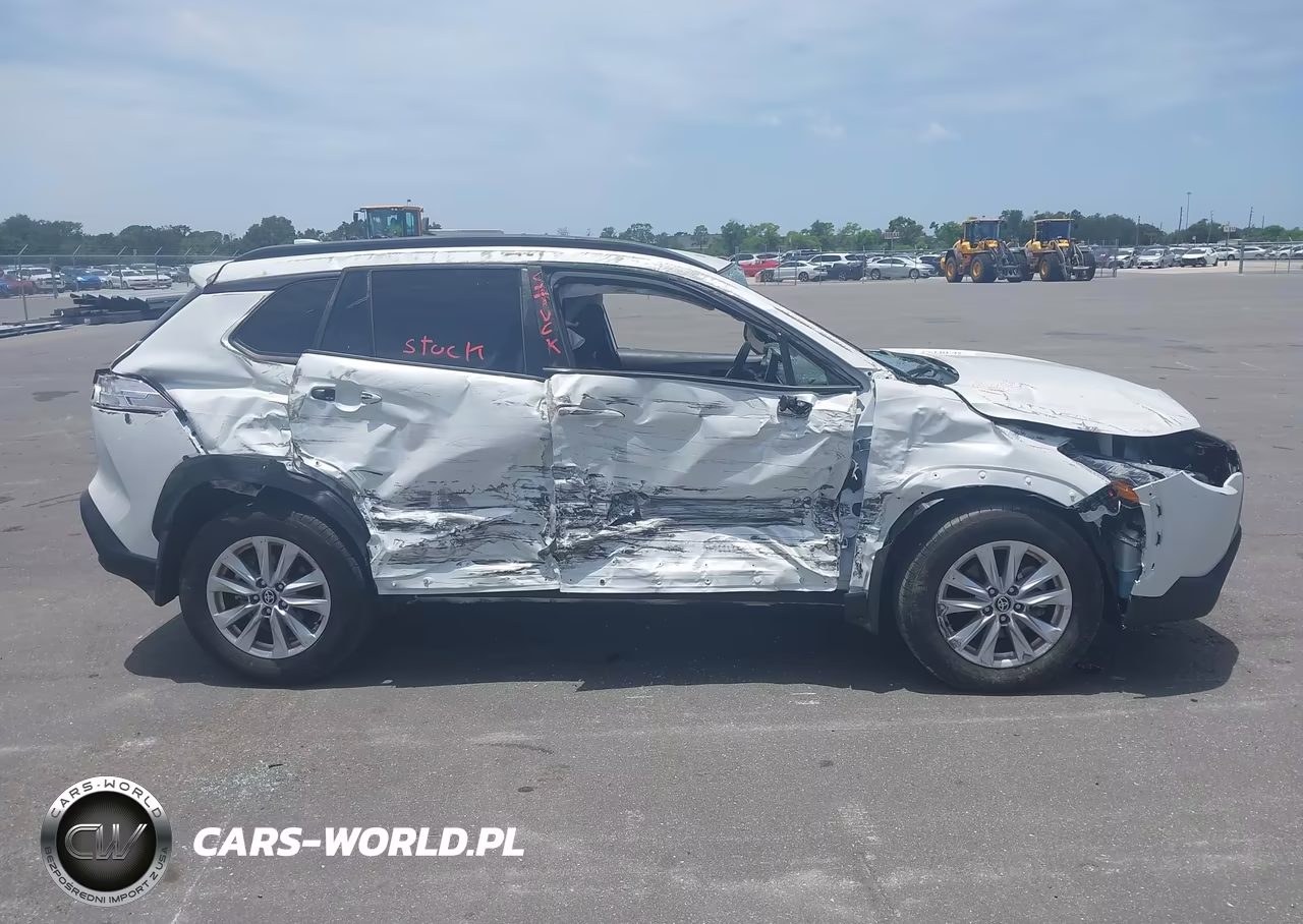 2024 Toyota Corolla Cross Le VIN:7MUCAAAG3RV085041 - 14
