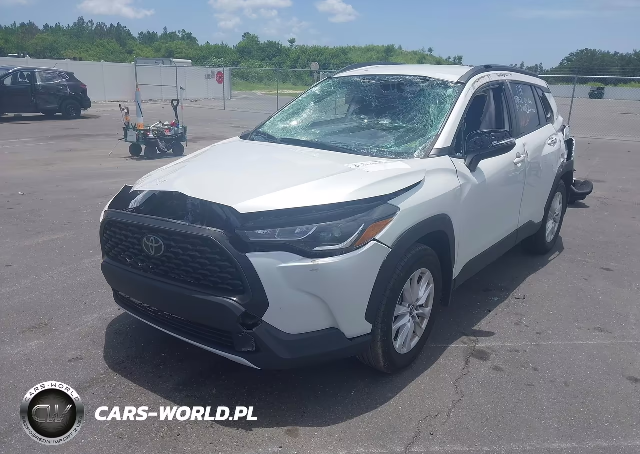2024 Toyota Corolla Cross Le VIN:7MUCAAAG3RV085041 - 2