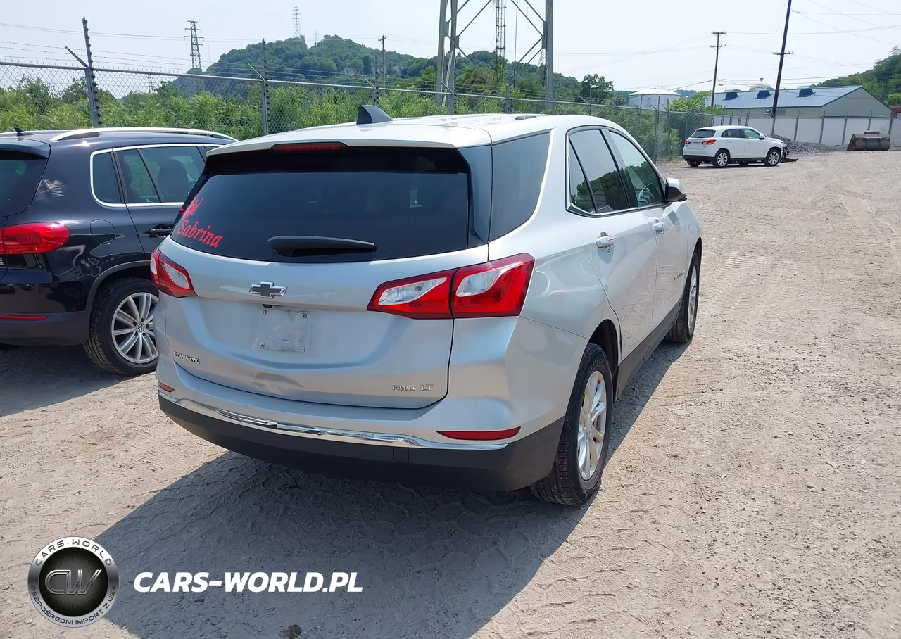 2018 Chevrolet Equinox Lt VIN:2GNAXSEV3J6126420 - 4