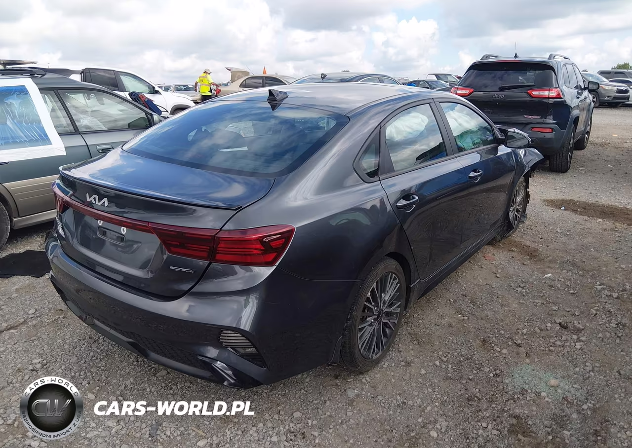 2023 Kia Forte Gt-Line VIN:3KPF54AD3PE618628 - 4