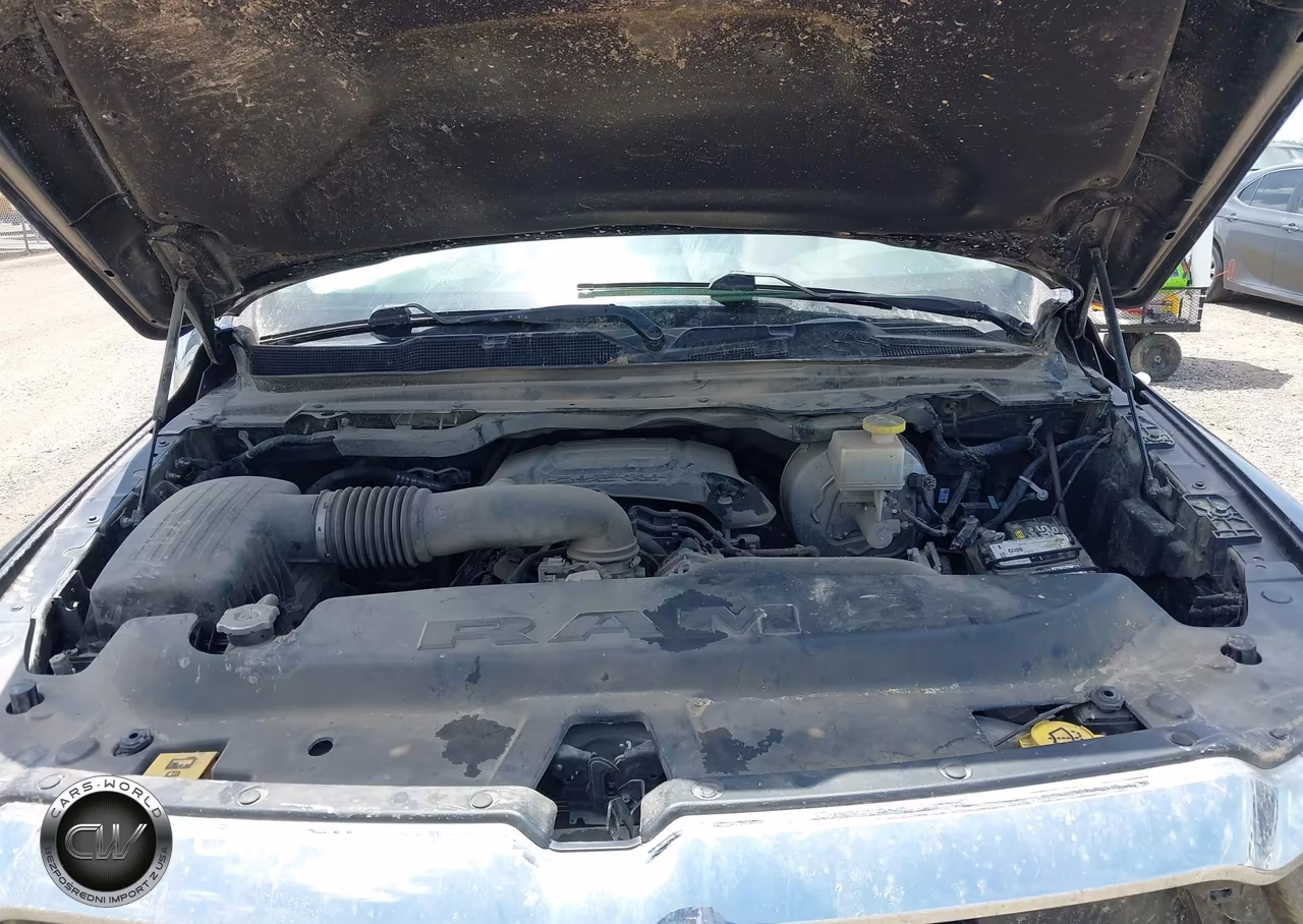 2019 Ram 1500 VIN:1C6SRFDT7KN832325 - 10