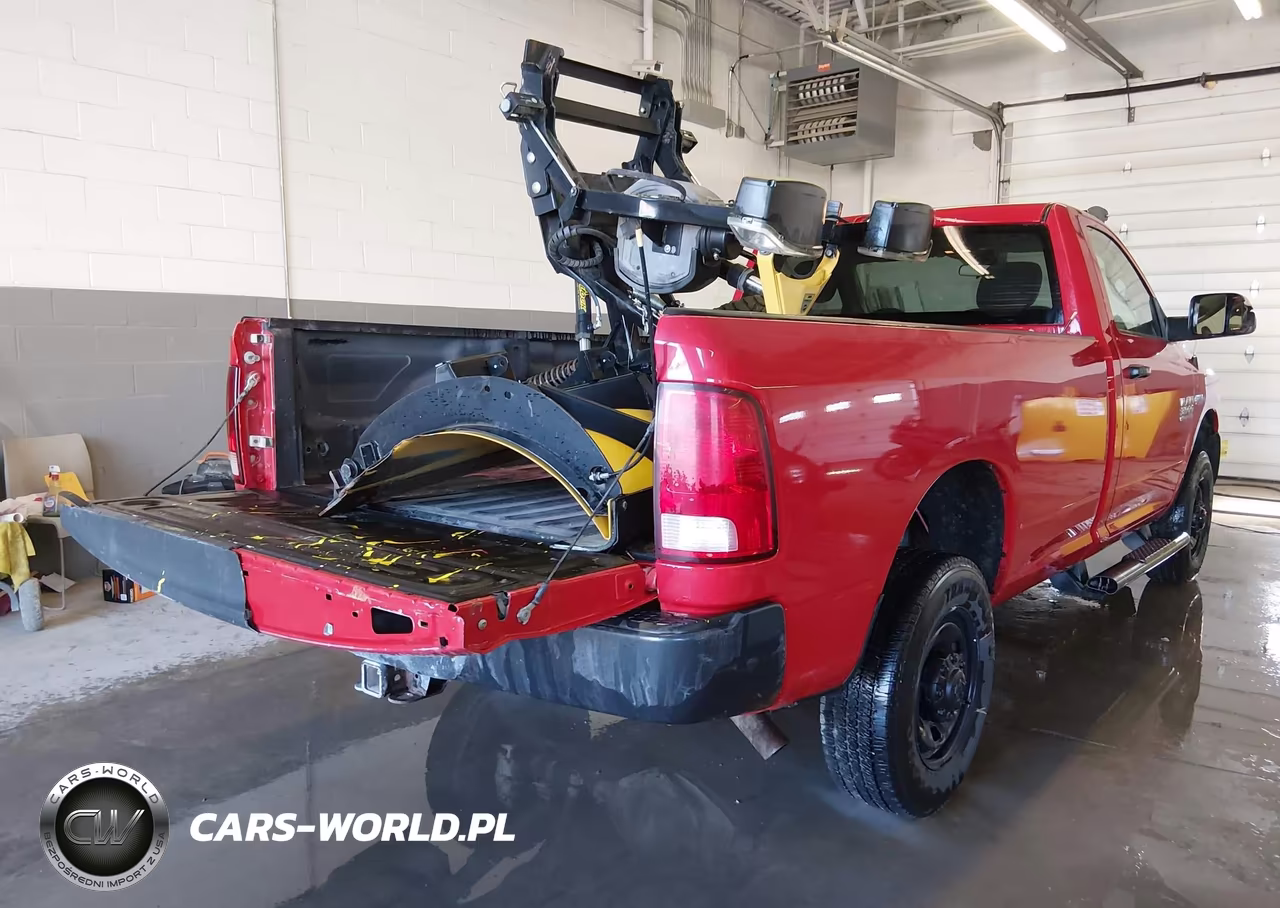 2018 Ram 3500 VIN:3C63R3AT7JG387003 - 4