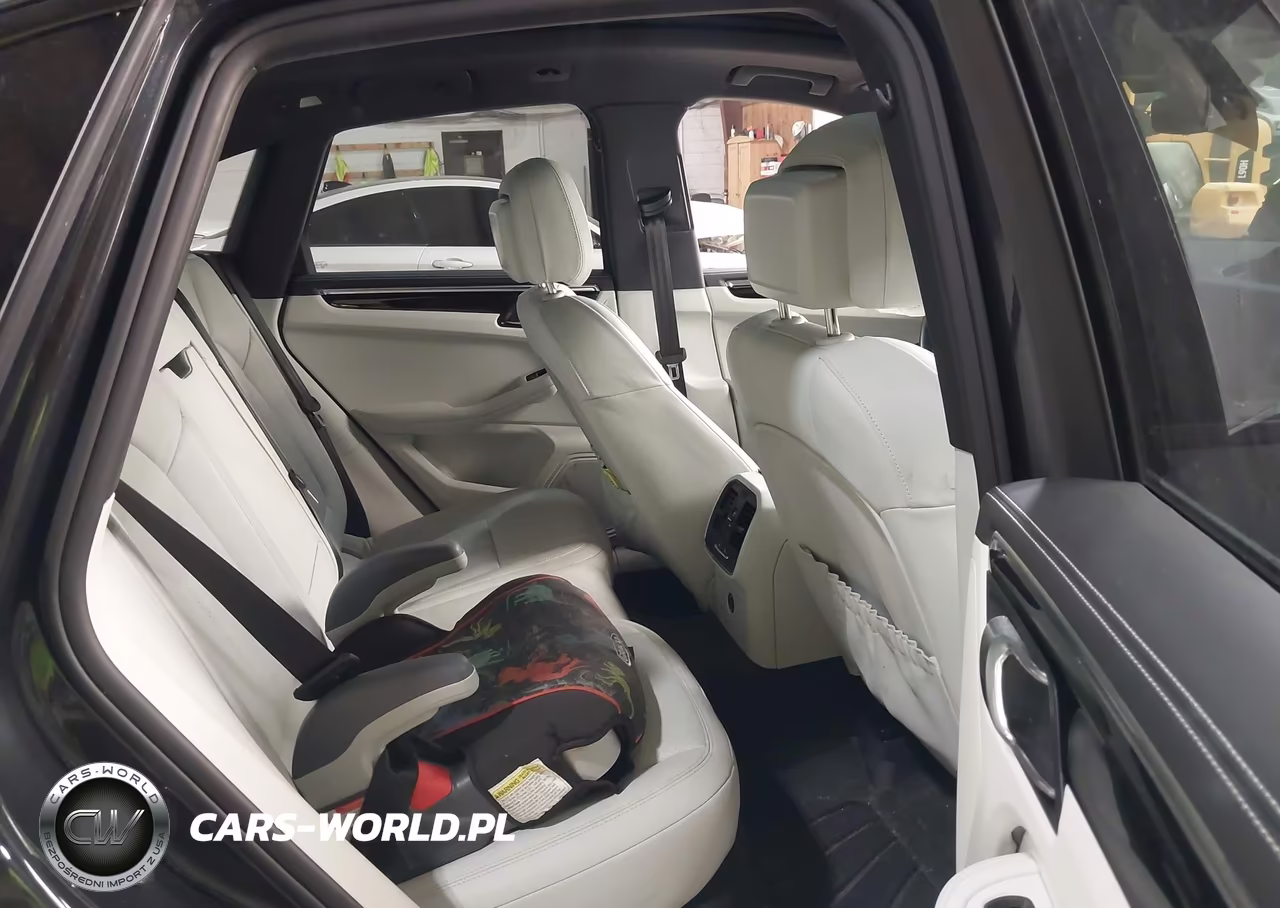 2025 Porsche Macan T VIN:WP1AA2A57SLB00331 - 8