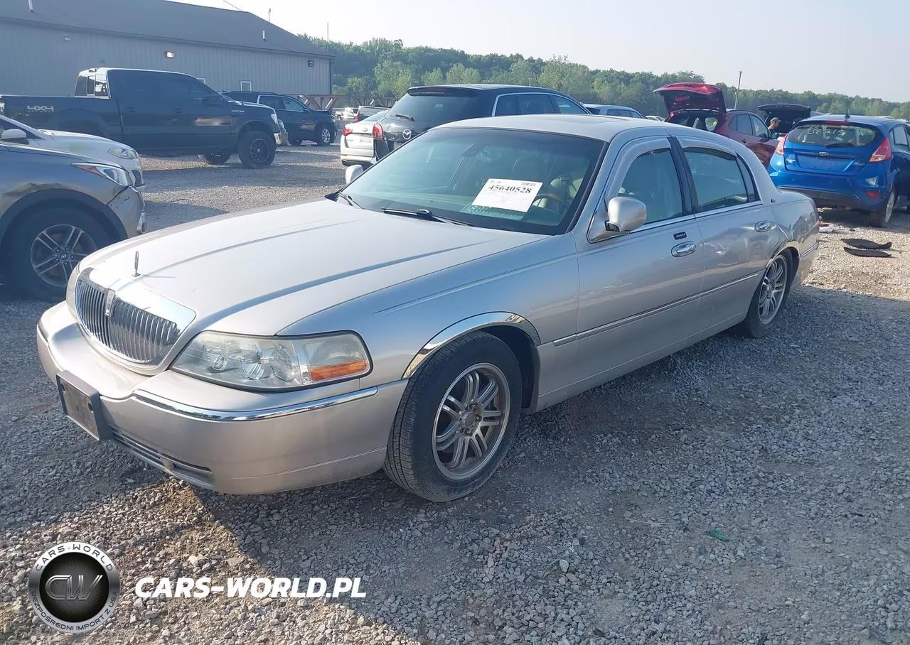 2003 Lincoln Town Car Cartier VIN:1LNHM83WX3Y655743 - 2