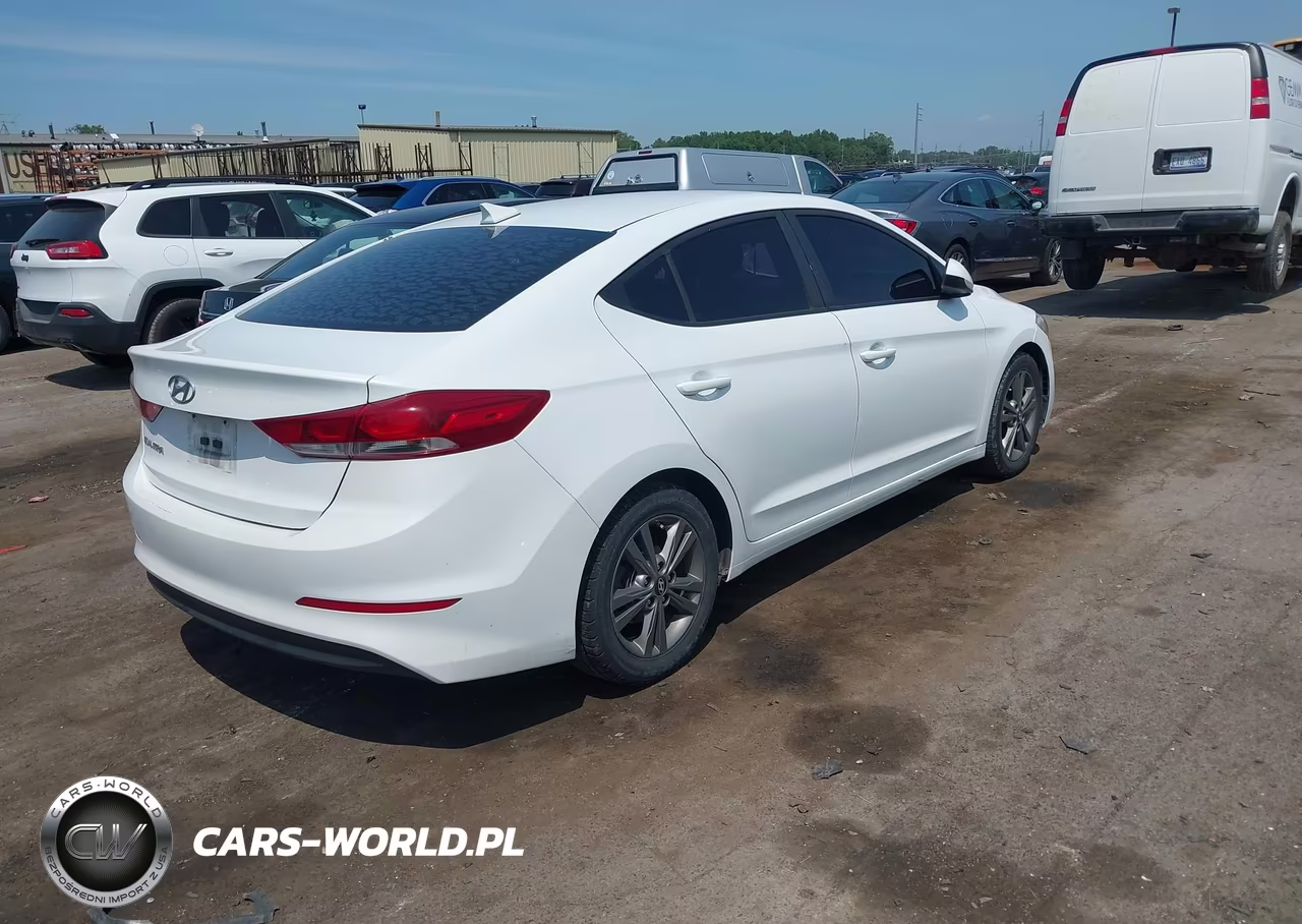 2018 Hyundai Elantra Sel VIN:5NPD84LF8JH228706 - 4