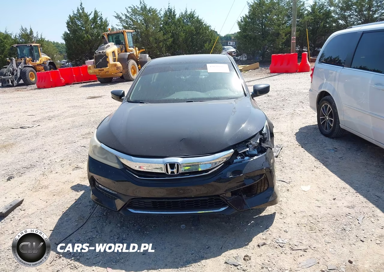 2017 Honda Accord Sport VIN:1HGCR2F55HA128193 - 13