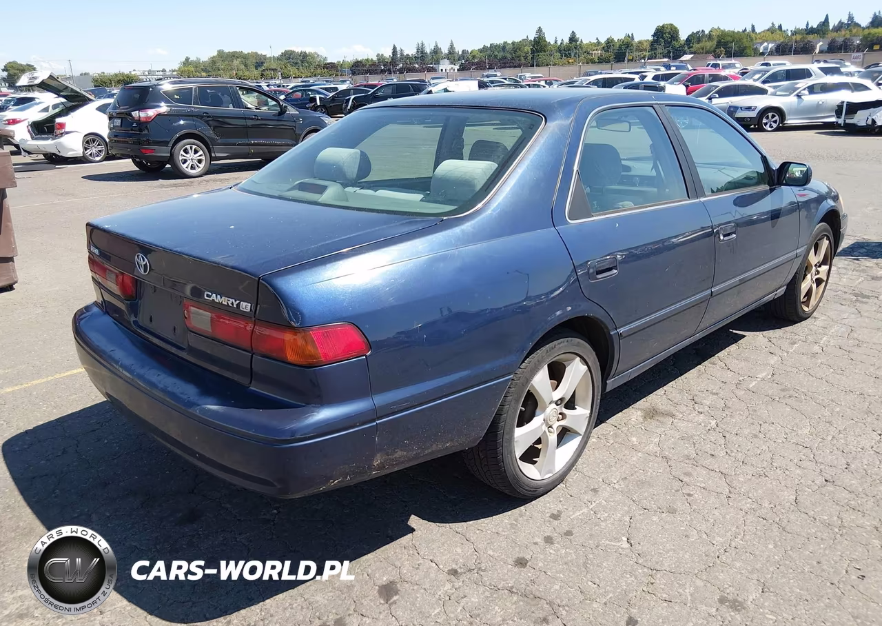 1999 Toyota Camry Le VIN:4T1BG22K5XU882084 - 4