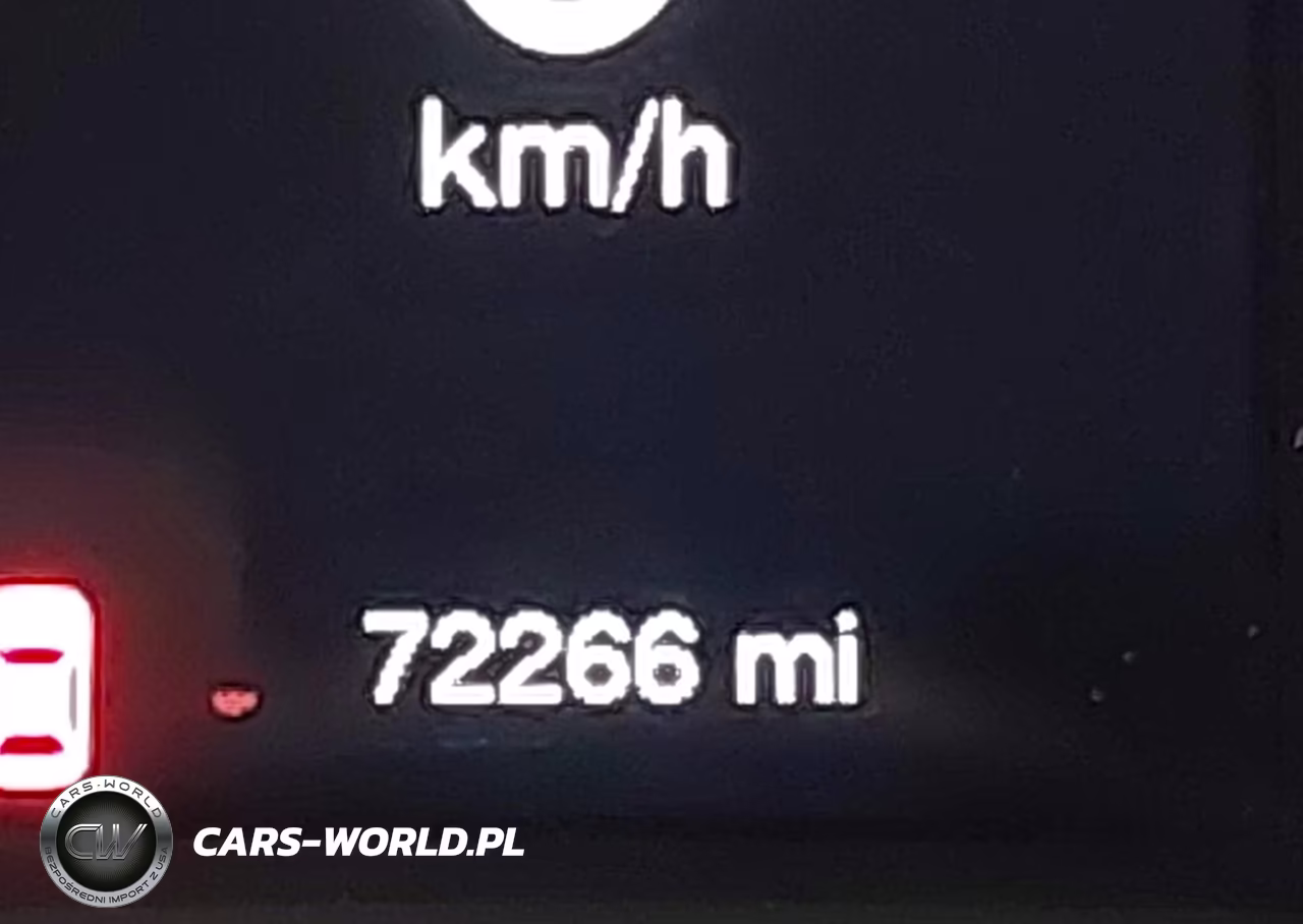 2018 Jeep Cherokee Latitude 4X4 VIN:1C4PJMCB4JD528456 - 16