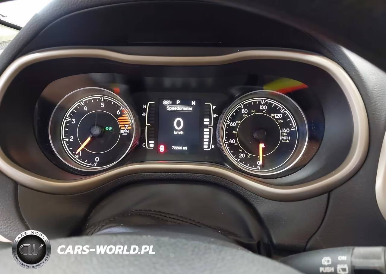2018 Jeep Cherokee Latitude 4X4 VIN:1C4PJMCB4JD528456 - 7