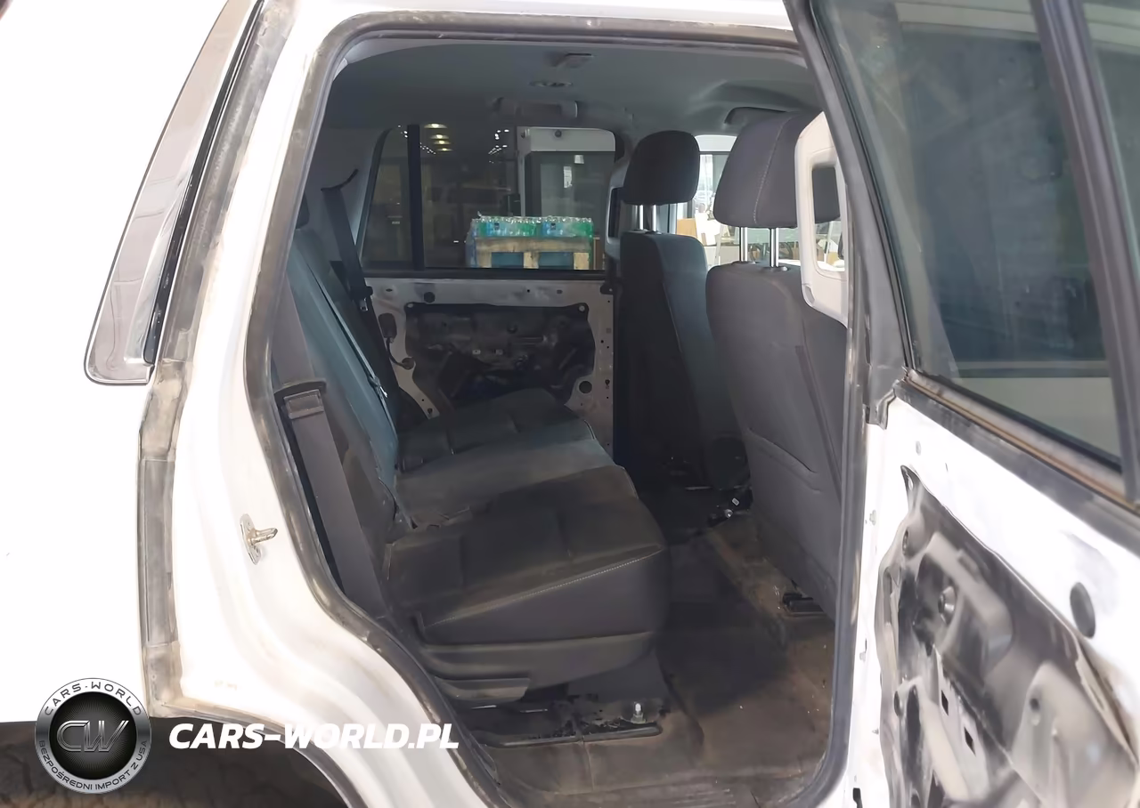 2018 Chevrolet Tahoe Commercial Fleet VIN:1GNSKFEC9JR317613 - 8