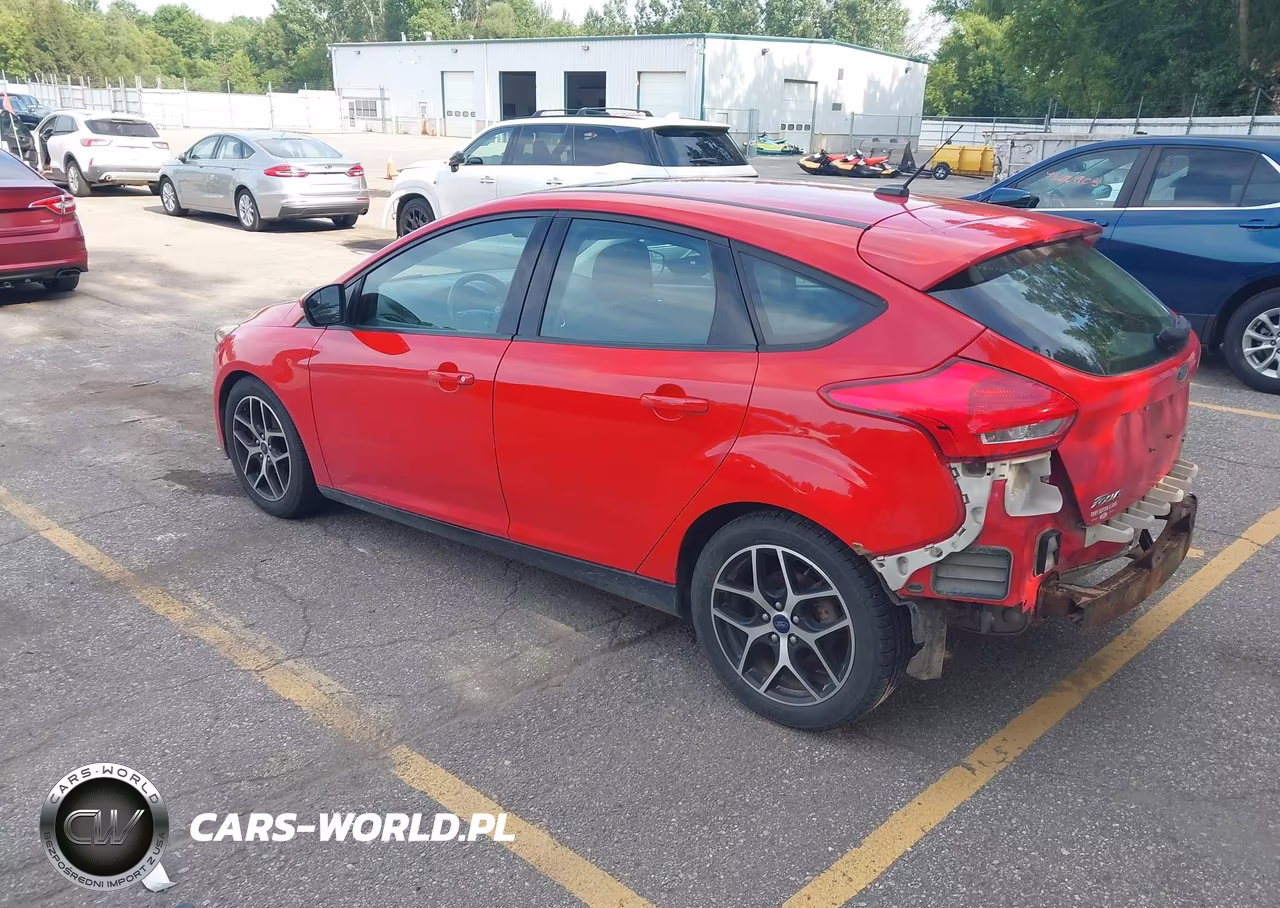 2017 Ford Focus Sel VIN:1FADP3M23HL299011 - 3