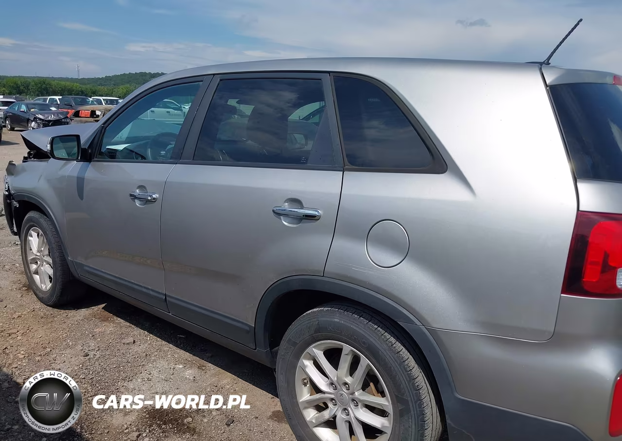 2015 Kia Sorento Lx VIN:5XYKT3A68FG649472 - 15