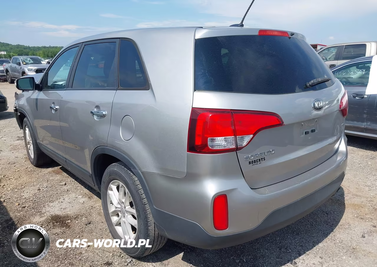 2015 Kia Sorento Lx VIN:5XYKT3A68FG649472 - 3
