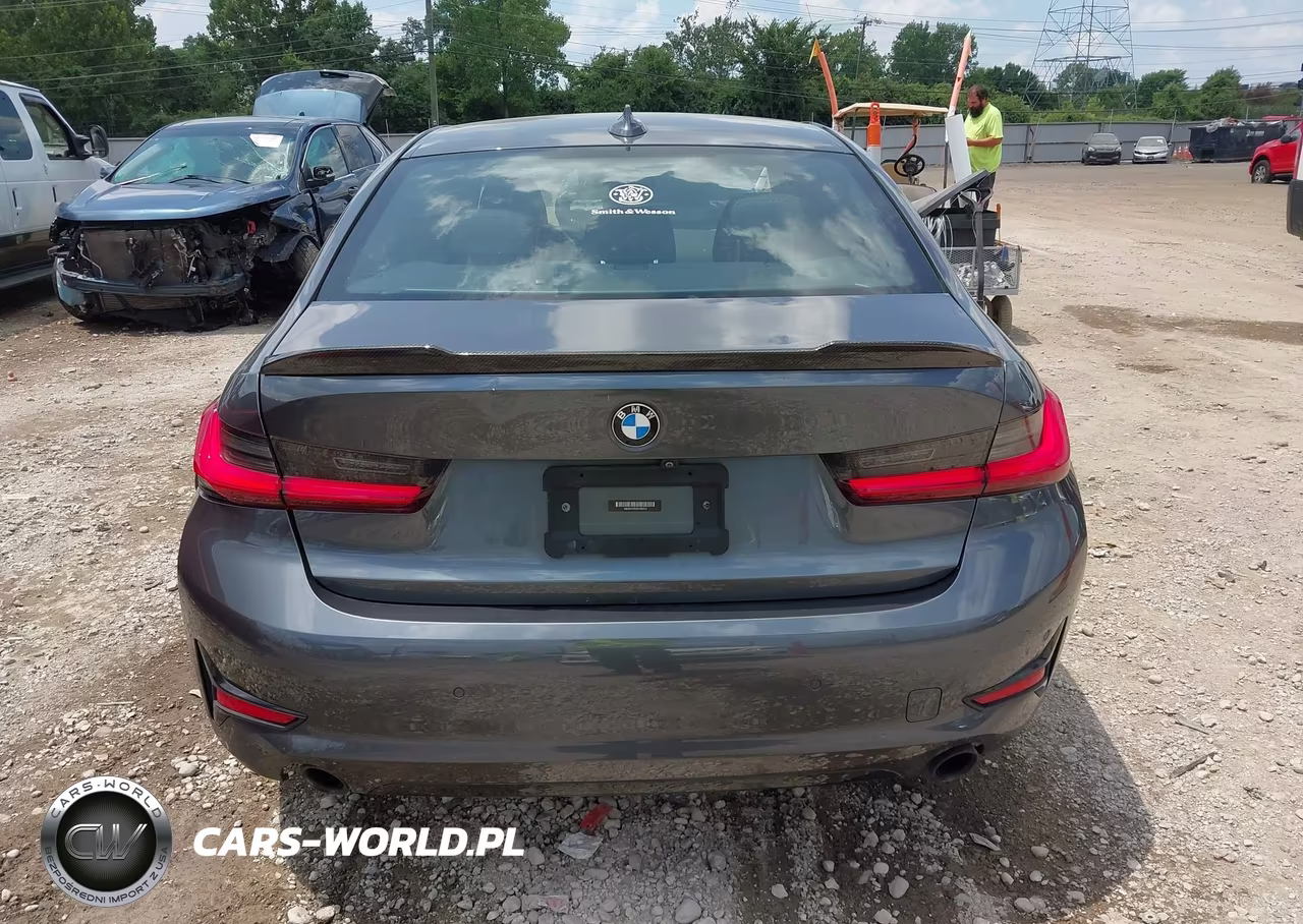 2019 BMW 330I xDrive VIN:WBA5R7C5XKFH05724 - 17