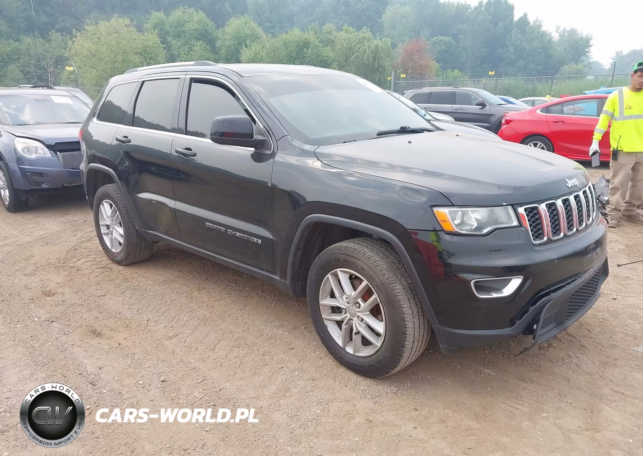 2018 Jeep Grand Cherokee Laredo E 4X4 VIN:1C4RJFAG2JC236832 - 1