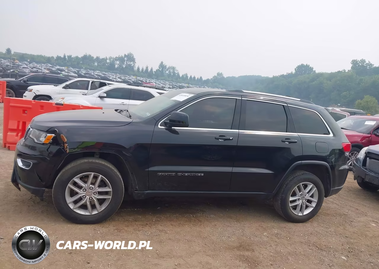 2018 Jeep Grand Cherokee Laredo E 4X4 VIN:1C4RJFAG2JC236832 - 14