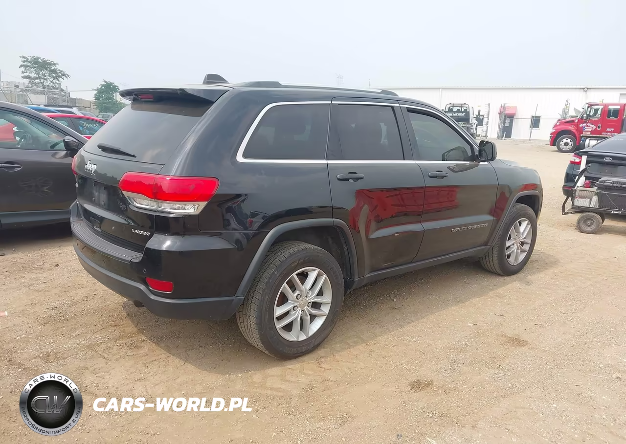 2018 Jeep Grand Cherokee Laredo E 4X4 VIN:1C4RJFAG2JC236832 - 4