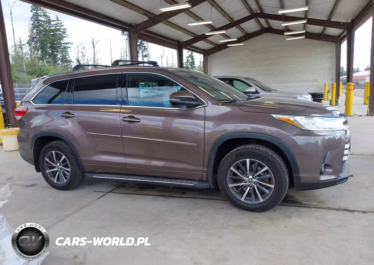 2017 Toyota Highlander Xle VIN:5TDJZRFH0HS374600 - 13