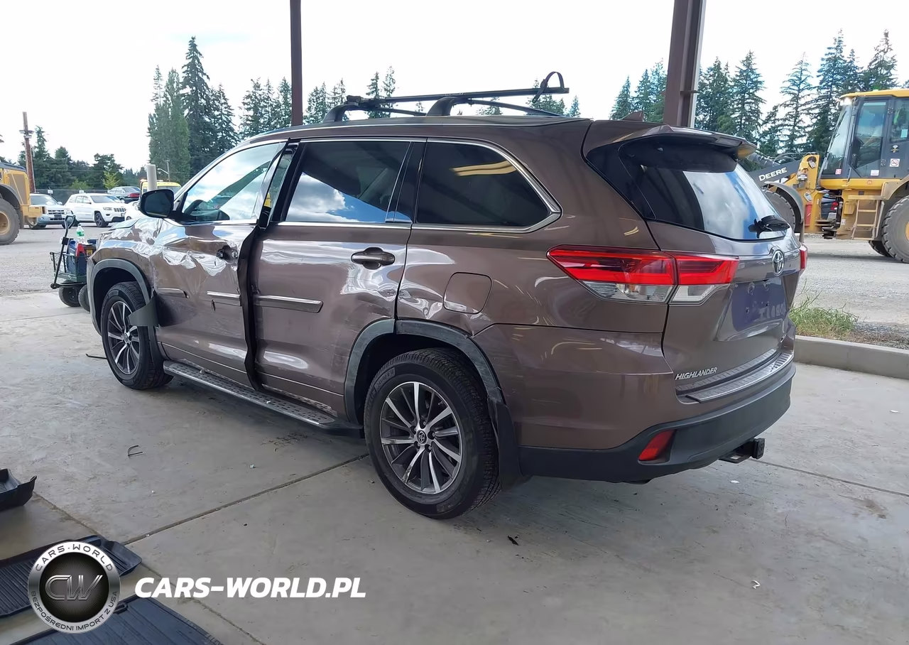 2017 Toyota Highlander Xle VIN:5TDJZRFH0HS374600 - 3