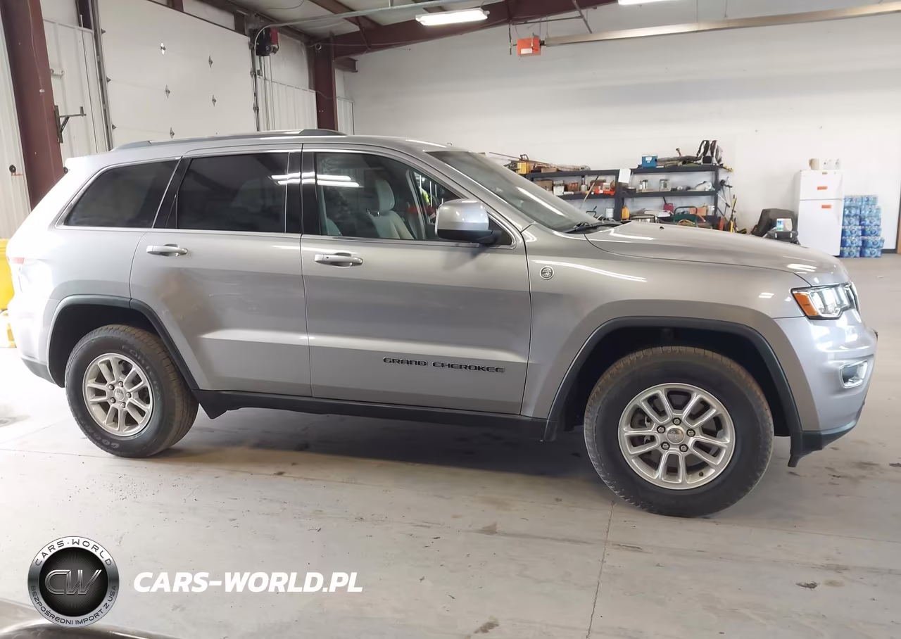 2018 Jeep Grand Cherokee Laredo E 4X4 VIN:1C4RJFAG2JC398752 - 13