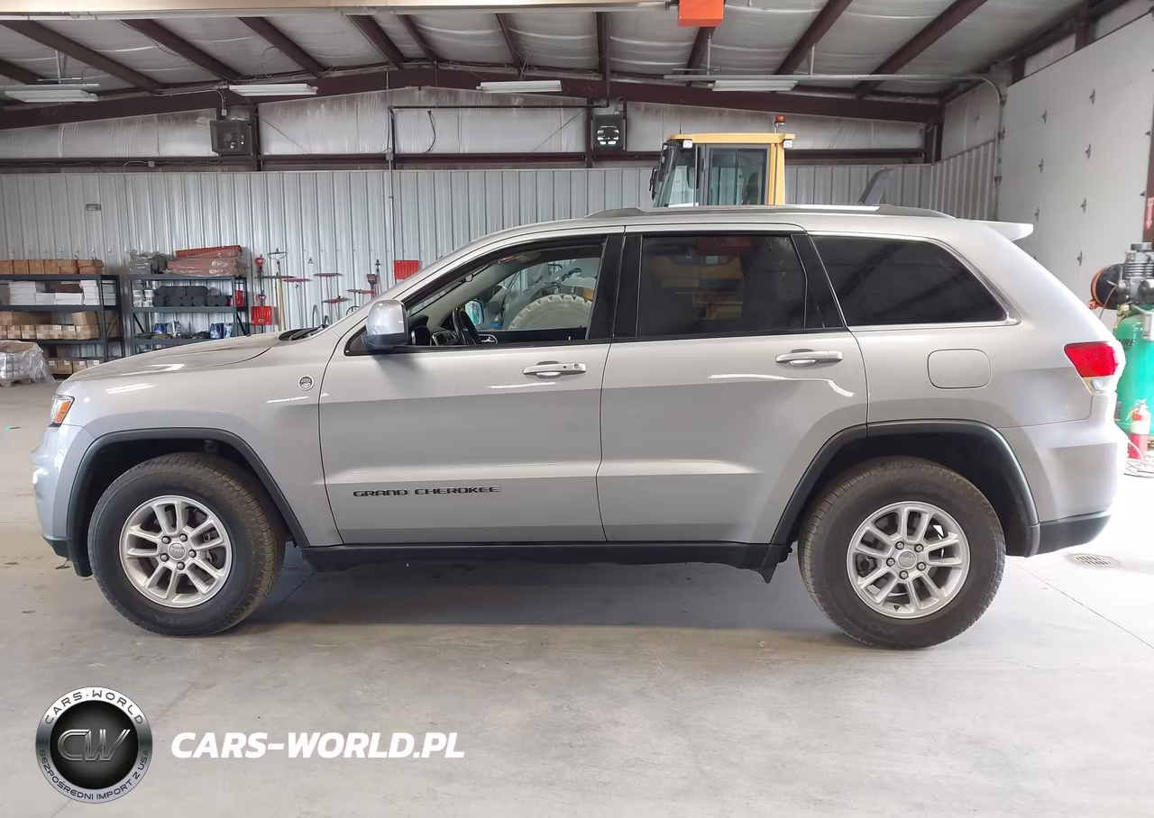 2018 Jeep Grand Cherokee Laredo E 4X4 VIN:1C4RJFAG2JC398752 - 14