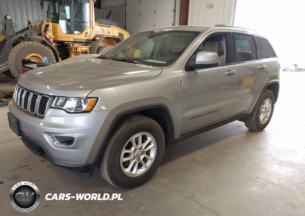 2018 Jeep Grand Cherokee Laredo E 4X4 VIN:1C4RJFAG2JC398752 - 2