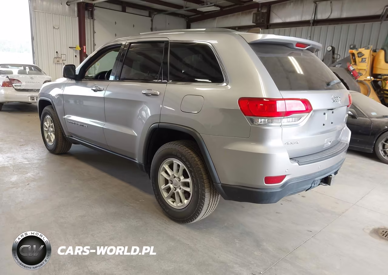 2018 Jeep Grand Cherokee Laredo E 4X4 VIN:1C4RJFAG2JC398752 - 3