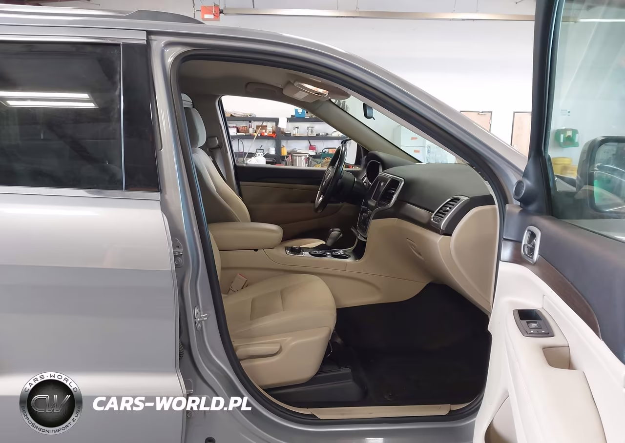 2018 Jeep Grand Cherokee Laredo E 4X4 VIN:1C4RJFAG2JC398752 - 5