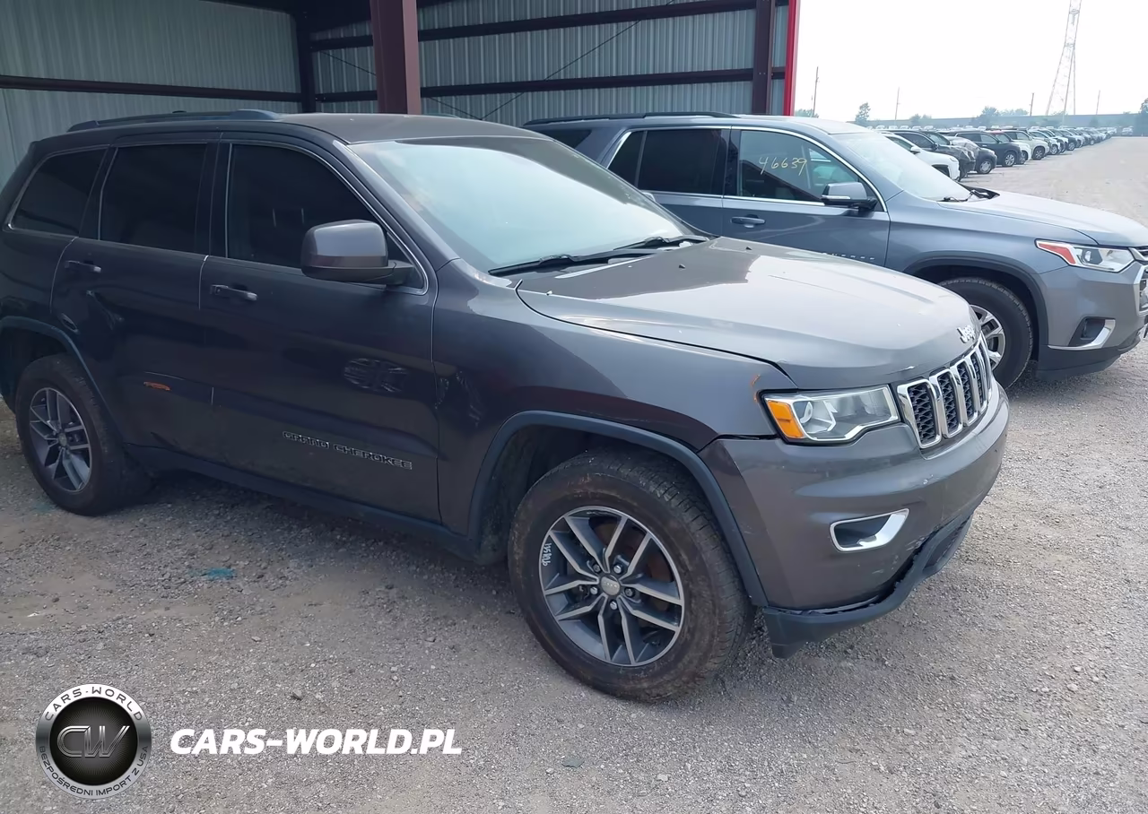2017 Jeep Grand Cherokee Laredo 4X4 VIN:1C4RJFAGXHC959368 - 1