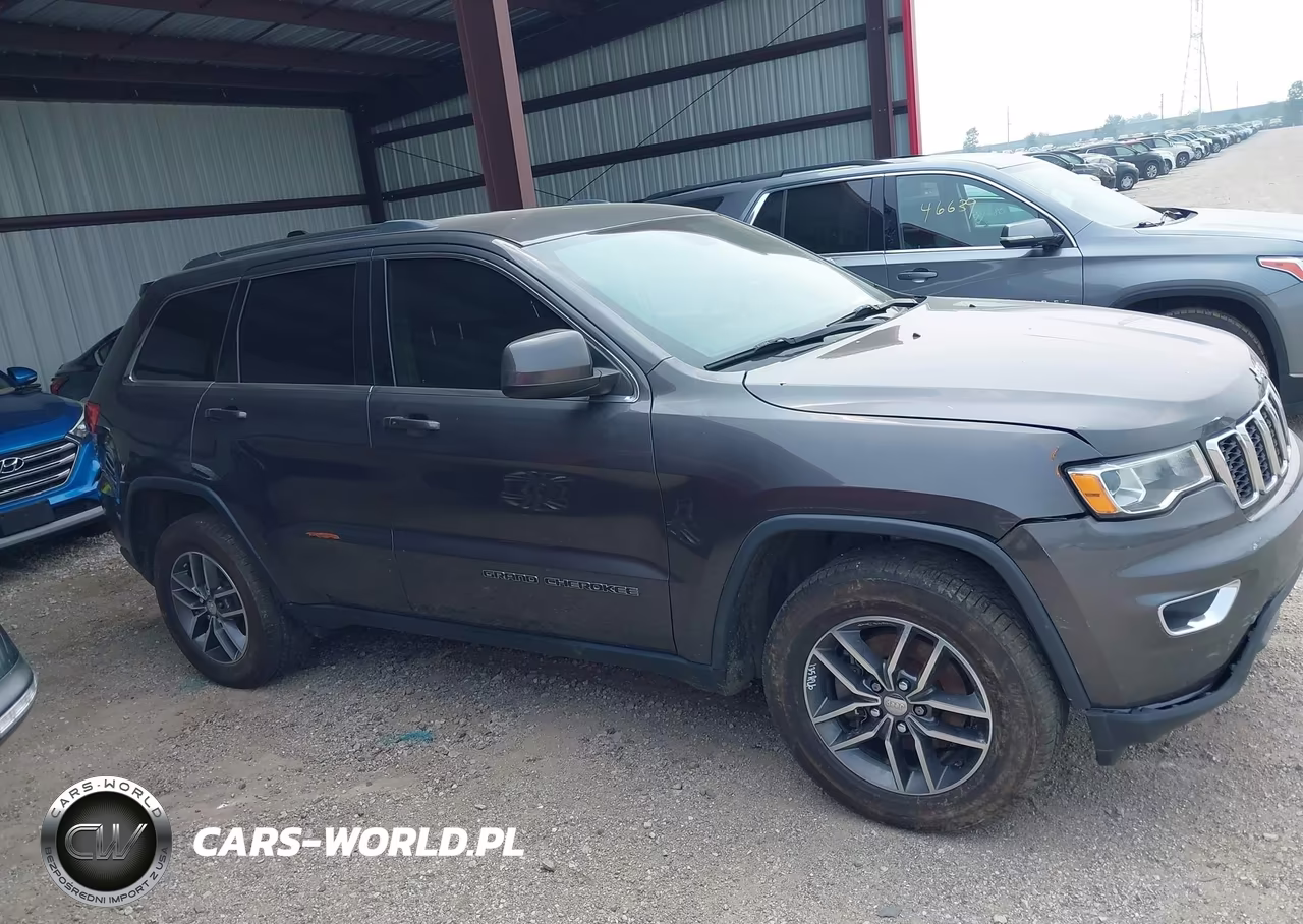 2017 Jeep Grand Cherokee Laredo 4X4 VIN:1C4RJFAGXHC959368 - 12