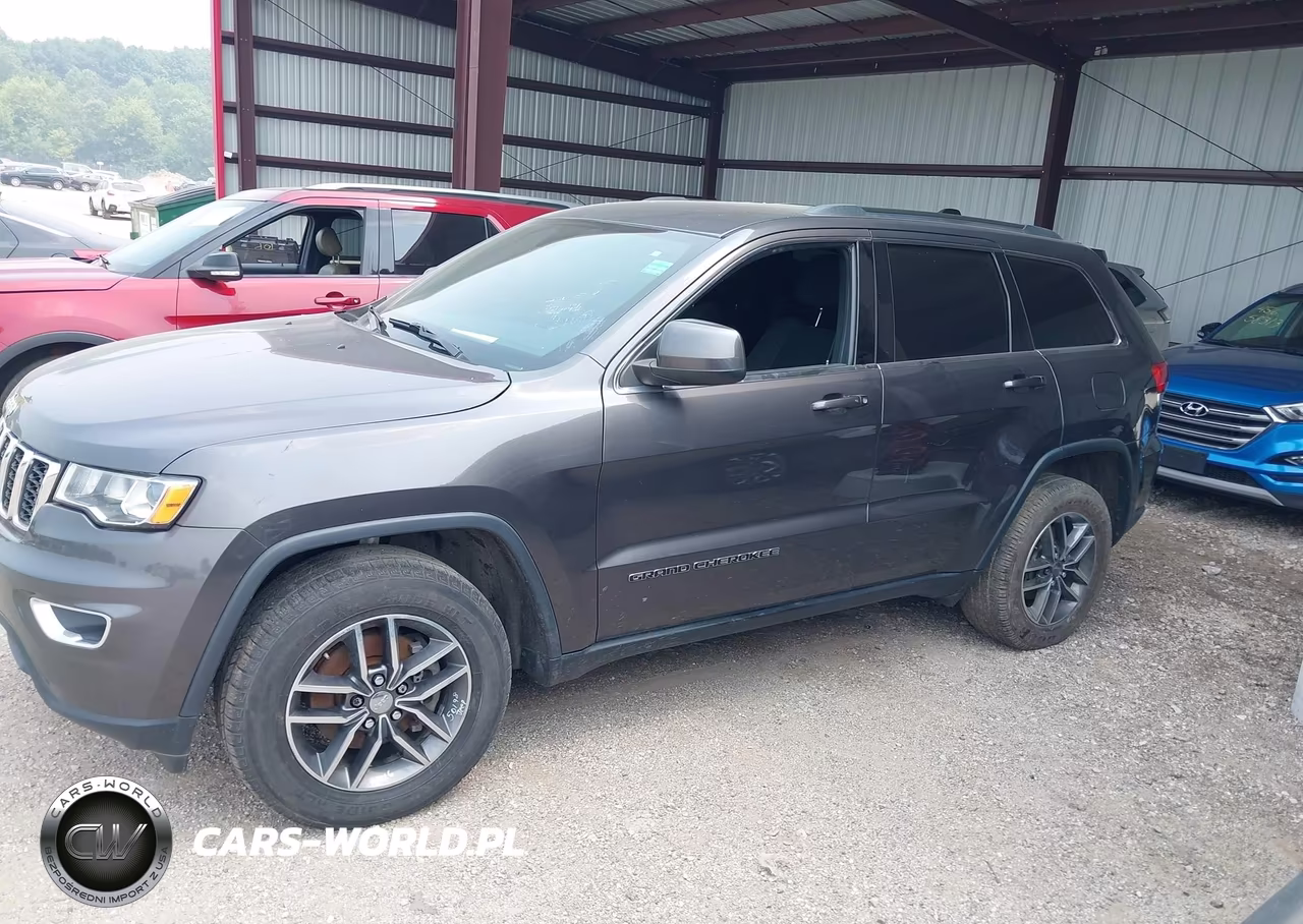 2017 Jeep Grand Cherokee Laredo 4X4 VIN:1C4RJFAGXHC959368 - 13