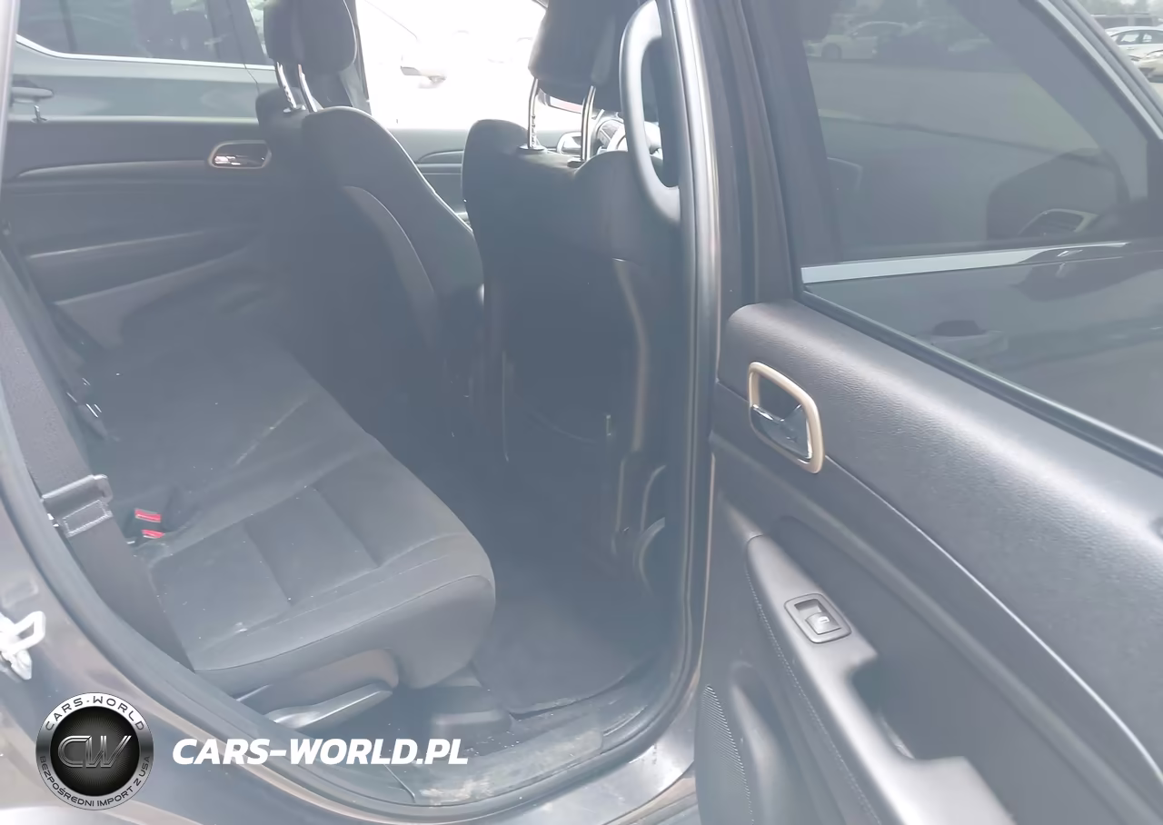 2017 Jeep Grand Cherokee Laredo 4X4 VIN:1C4RJFAGXHC959368 - 8