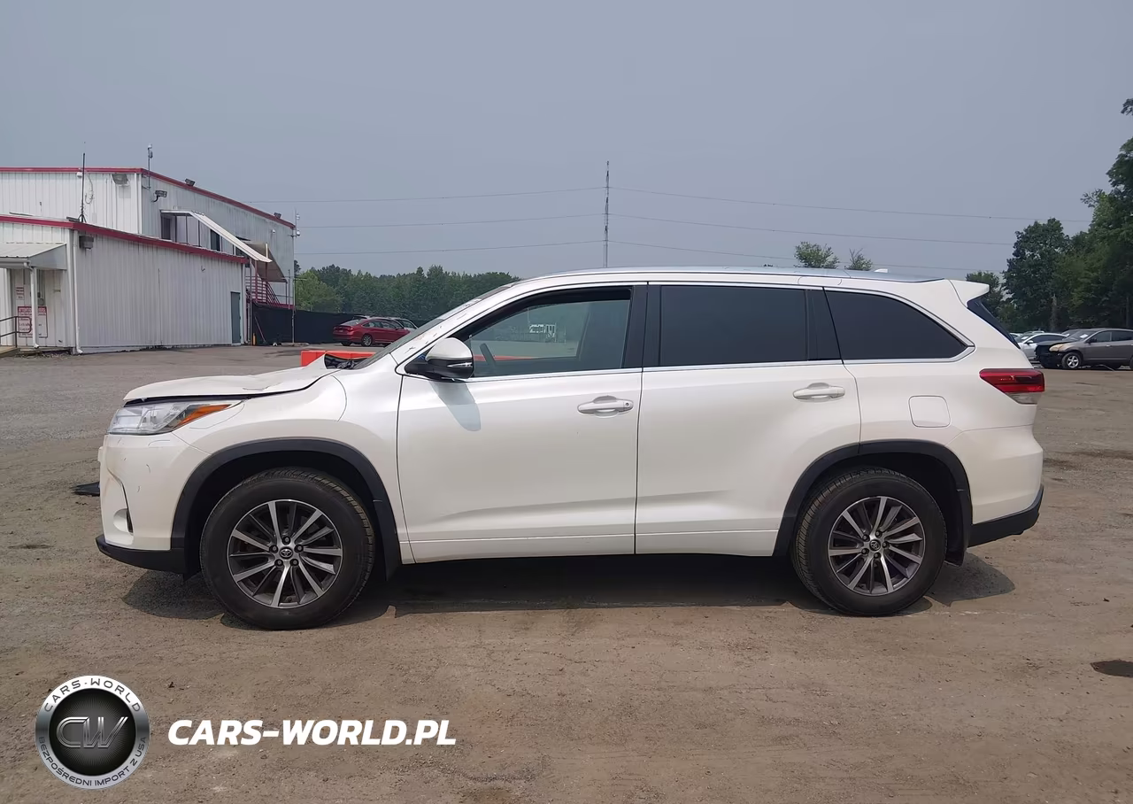 2018 Toyota Highlander Xle VIN:5TDJZRFH0JS869501 - 14