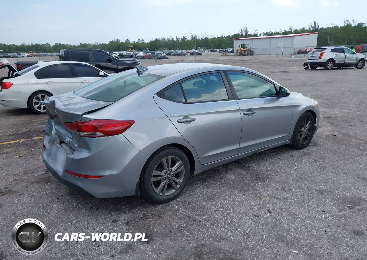 2017 Hyundai Elantra Se VIN:5NPD84LFXHH098809 - 4