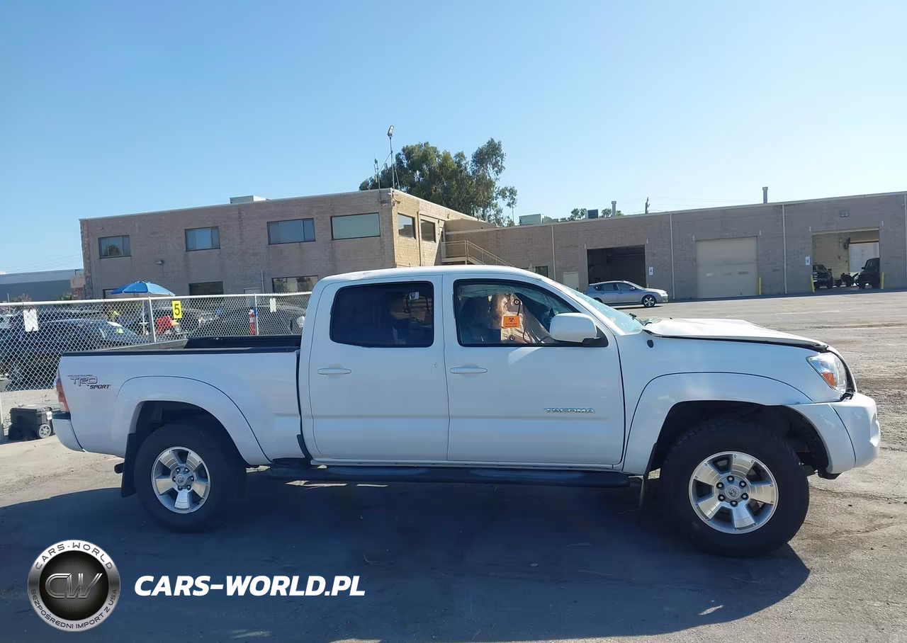 2011 Toyota Tacoma Prerunner V6 VIN:3TMKU4HN3BM028220 - 13
