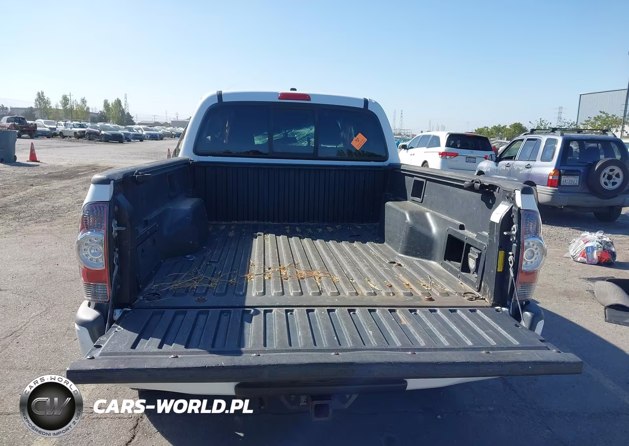 2011 Toyota Tacoma Prerunner V6 VIN:3TMKU4HN3BM028220 - 16