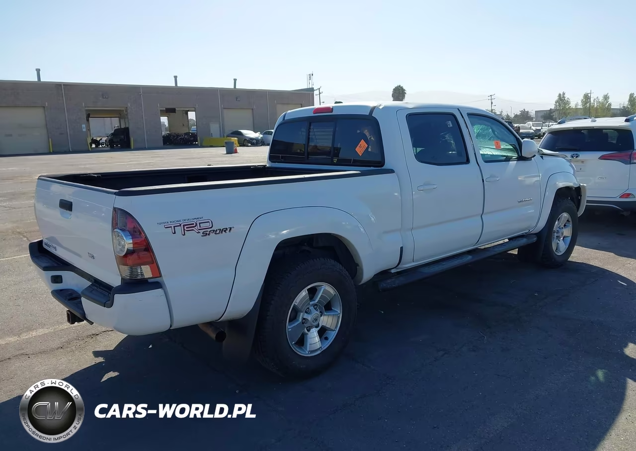 2011 Toyota Tacoma Prerunner V6 VIN:3TMKU4HN3BM028220 - 4