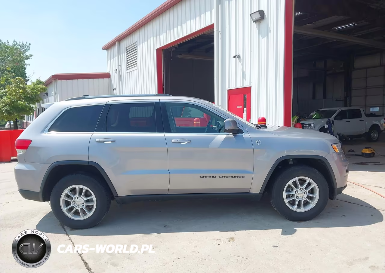 2019 Jeep Grand Cherokee Laredo E 4X4 VIN:1C4RJFAGXKC837004 - 14