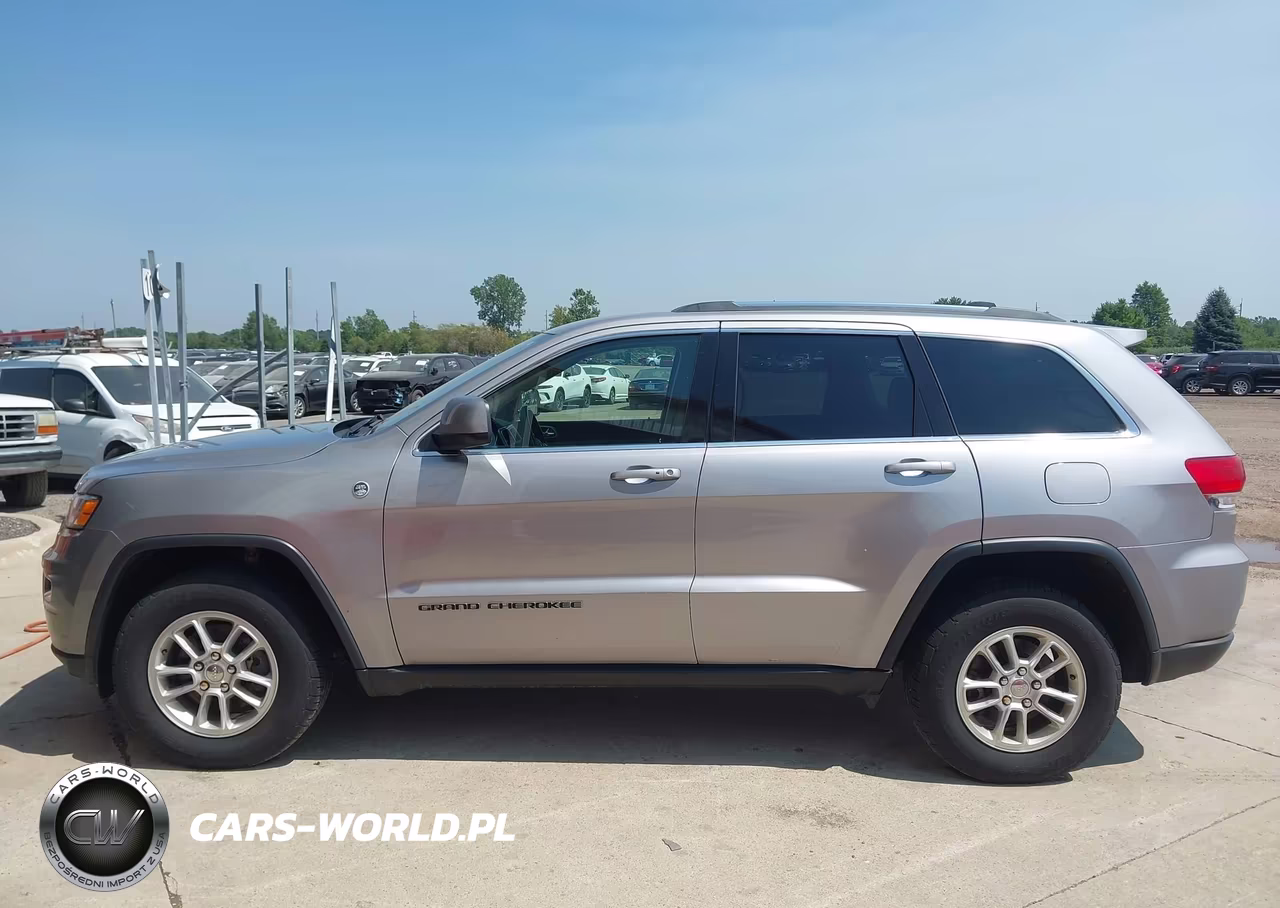 2019 Jeep Grand Cherokee Laredo E 4X4 VIN:1C4RJFAGXKC837004 - 15