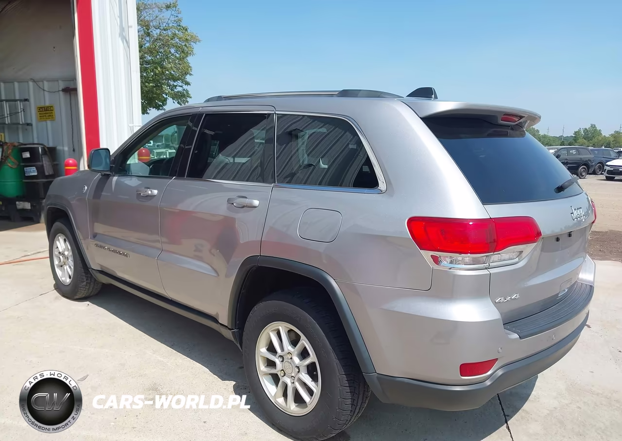 2019 Jeep Grand Cherokee Laredo E 4X4 VIN:1C4RJFAGXKC837004 - 3