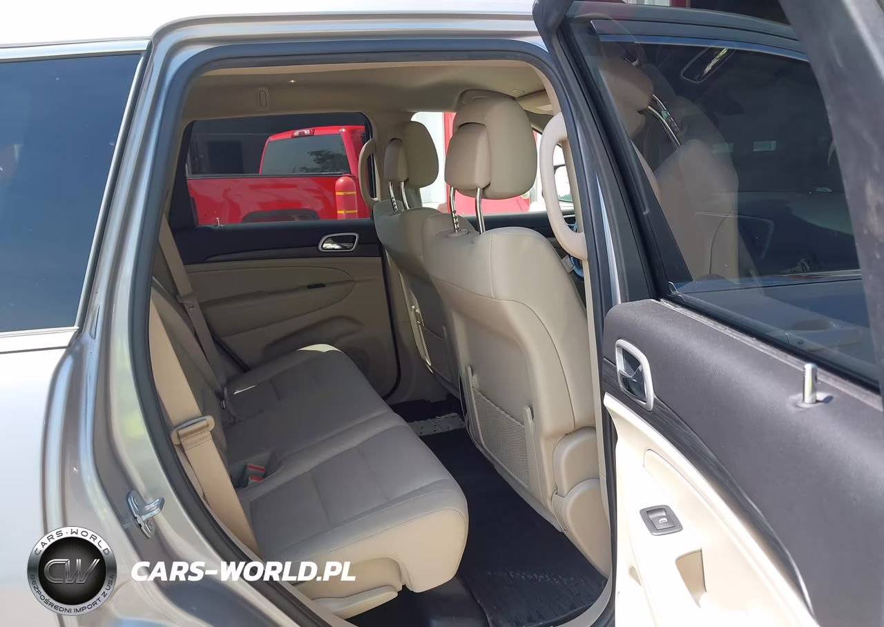 2019 Jeep Grand Cherokee Laredo E 4X4 VIN:1C4RJFAGXKC837004 - 8