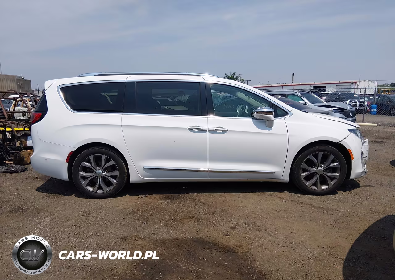 2019 Chrysler Pacifica Limited VIN:2C4RC1GG7KR577222 - 13