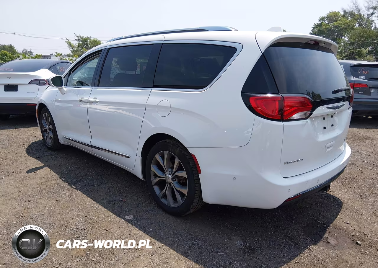 2019 Chrysler Pacifica Limited VIN:2C4RC1GG7KR577222 - 3
