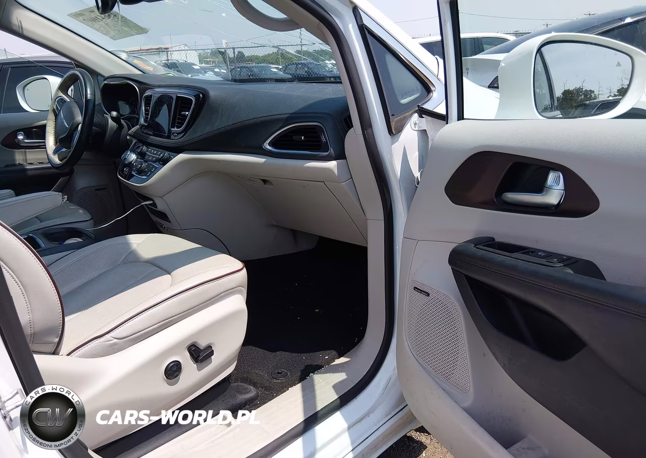 2019 Chrysler Pacifica Limited VIN:2C4RC1GG7KR577222 - 5