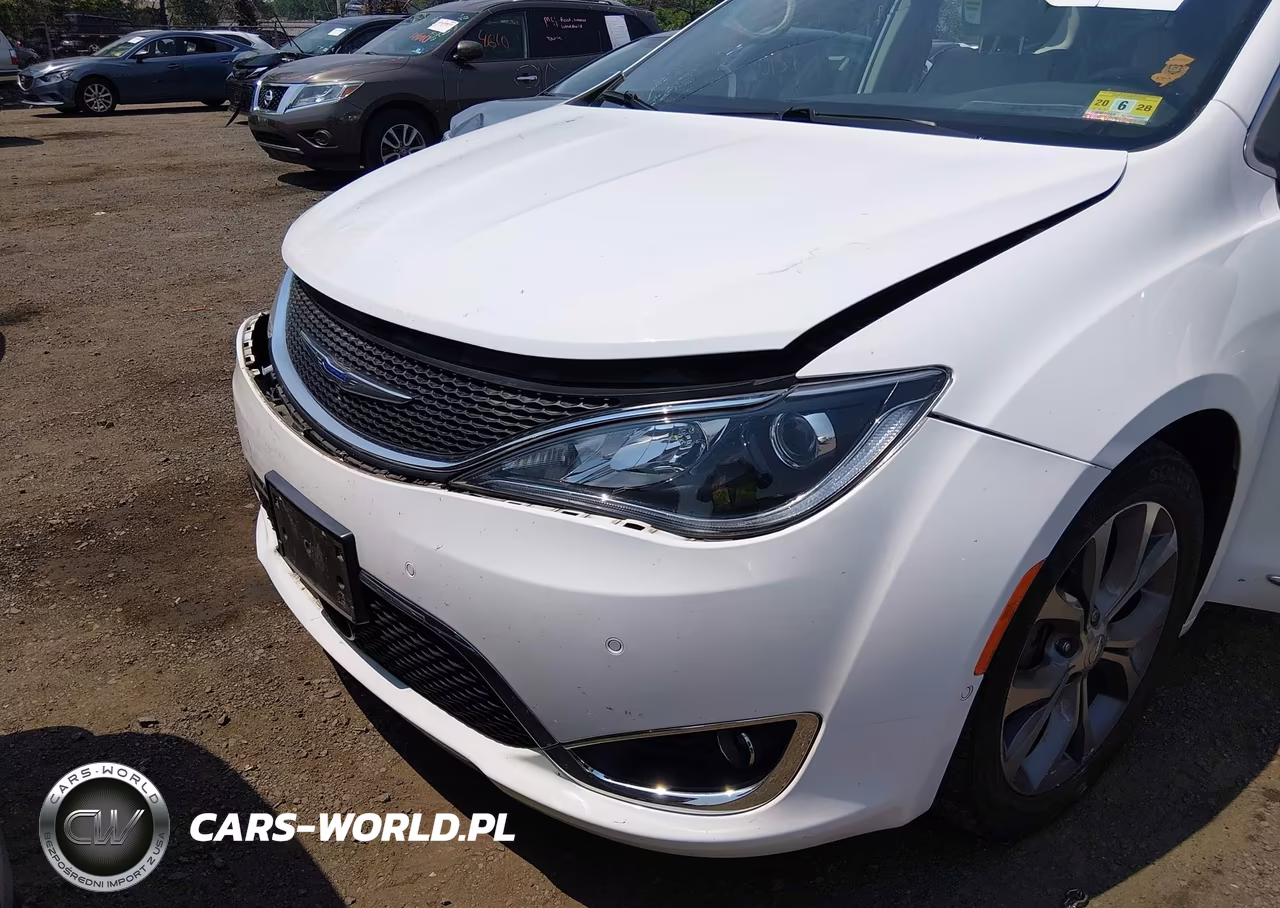2019 Chrysler Pacifica Limited VIN:2C4RC1GG7KR577222 - 6