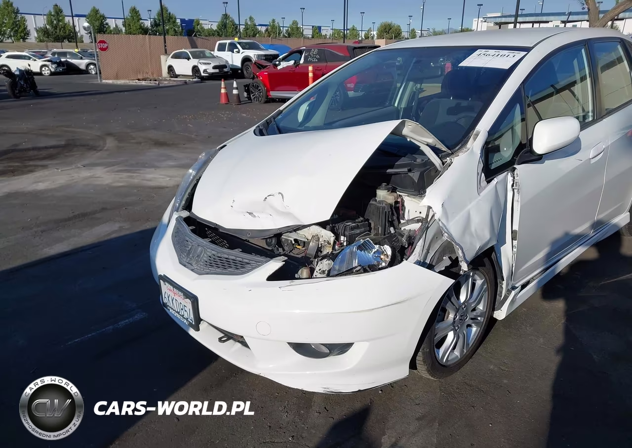 2010 Honda Fit Sport VIN:JHMGE8H69AC005199 - 6