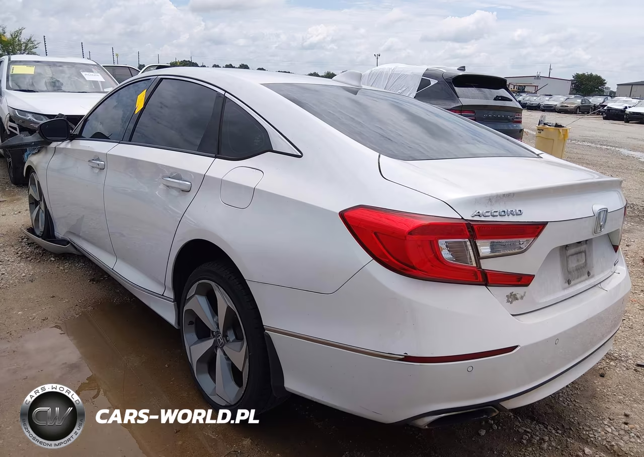 2018 Honda Accord Touring VIN:1HGCV1F90JA089365 - 3