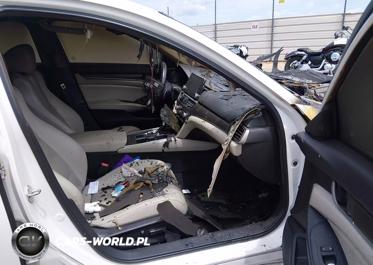 2018 Honda Accord Touring VIN:1HGCV1F90JA089365 - 5