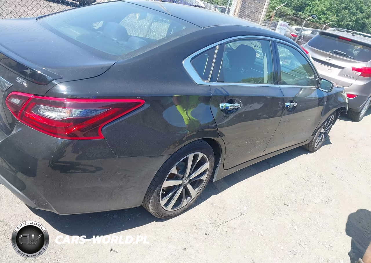 2018 Nissan Altima 2.5 Sr VIN:1N4AL3AP3JC114377 - 4