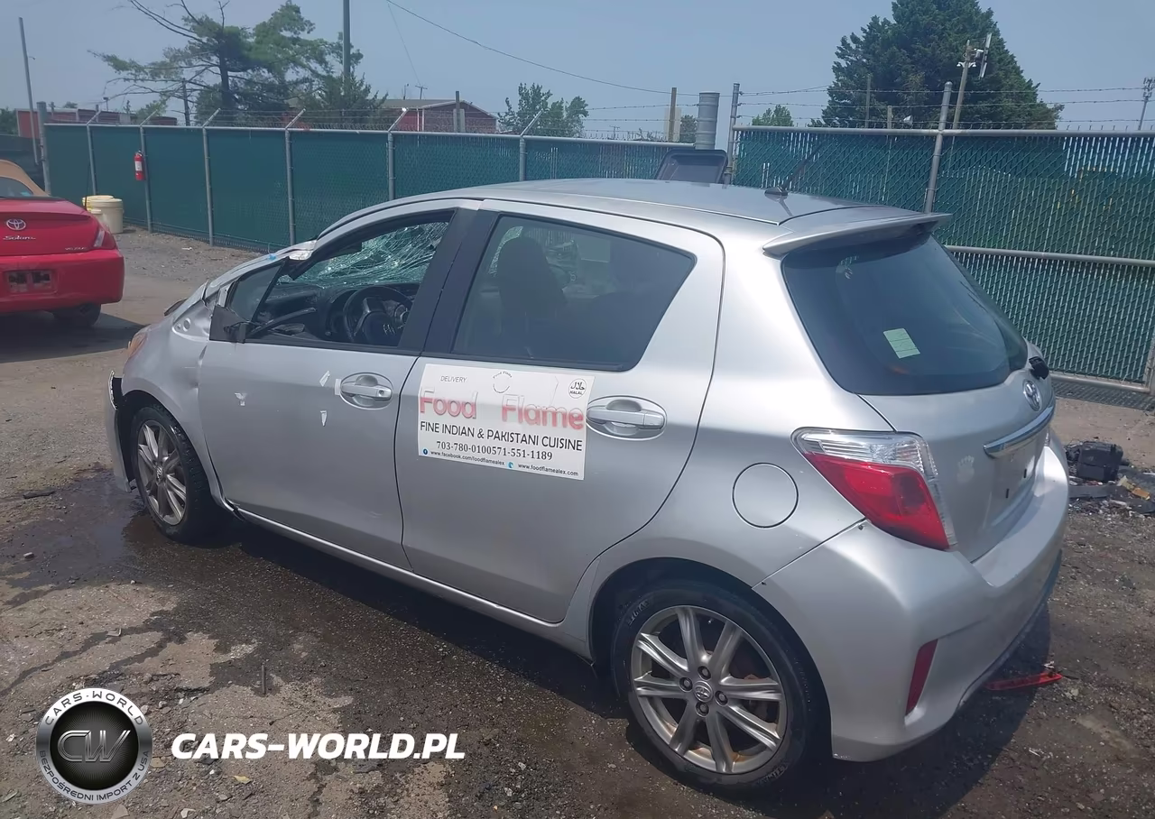 2013 Toyota Yaris Se VIN:JTDKTUD31DD571765 - 3